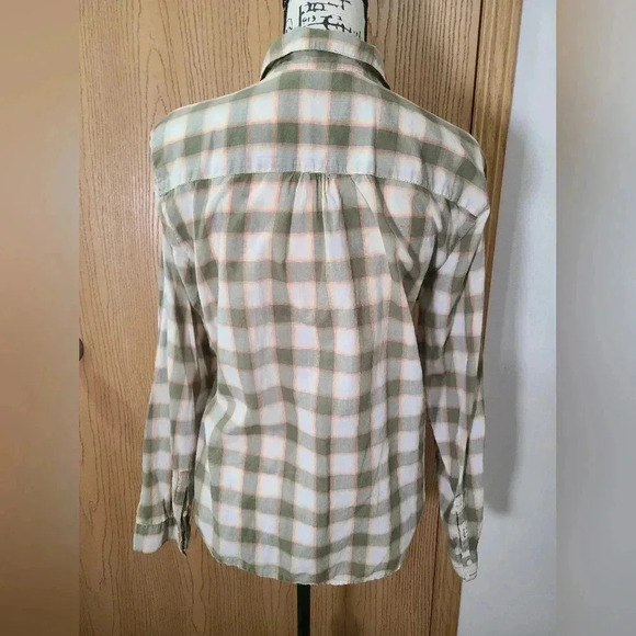 Eddie Bauer plaid button up shirt ruffle placket pocket - Picture 2 of 2